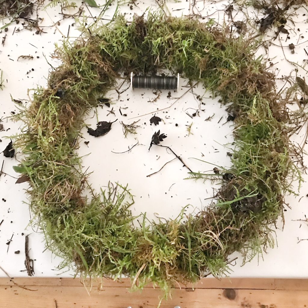 How To Make A Christmas Wreath – The Home That Made Me